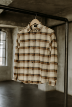 Laden Sie das Bild in den Galerie-Viewer, Hemdjacke - Casual Modern Fit - Langarm - Kariert - Braun