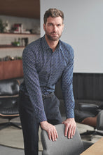 Laden Sie das Bild in den Galerie-Viewer, Businesshemd - Body Fit - Langarm - Muster - Blau/Weiß