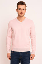 Laden Sie das Bild in den Galerie-Viewer, Pullover - Casual Fit - V-Ausschnitt - Einfarbig - Rosa