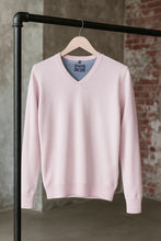 Load image into Gallery viewer, Pullover - Casual Fit - V-Ausschnitt - Einfarbig - Rosa