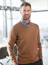 Load image into Gallery viewer, Pullover - Merino - Casual Fit - V-Ausschnitt - Einfarbig - Braun